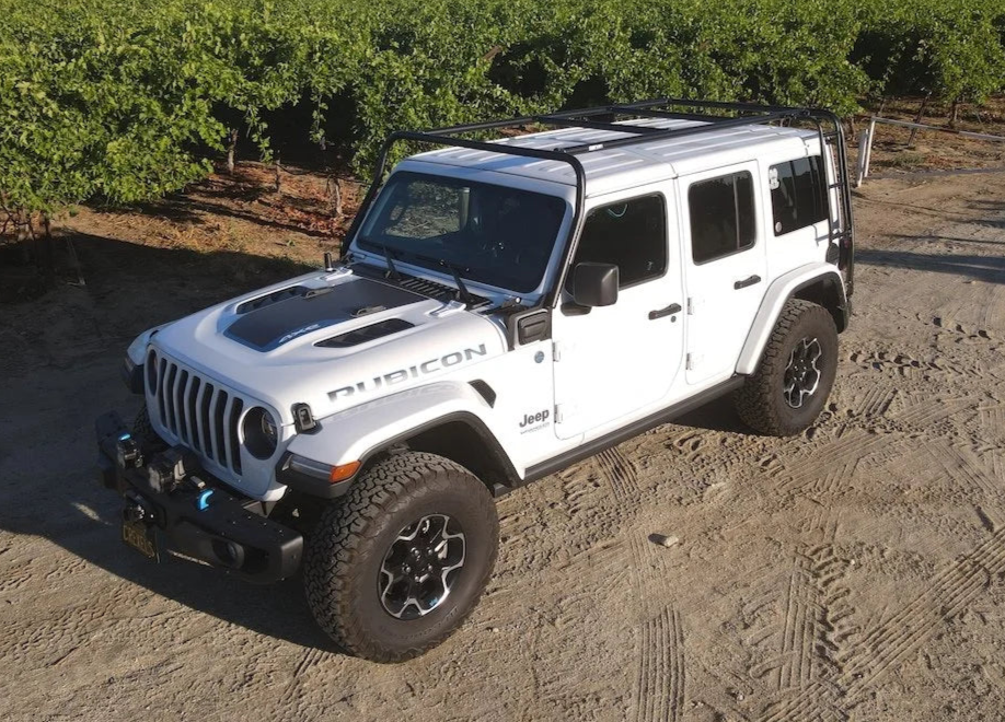White Jeep Wrangler 4EX Power Top Roof Rack Garvin Front
