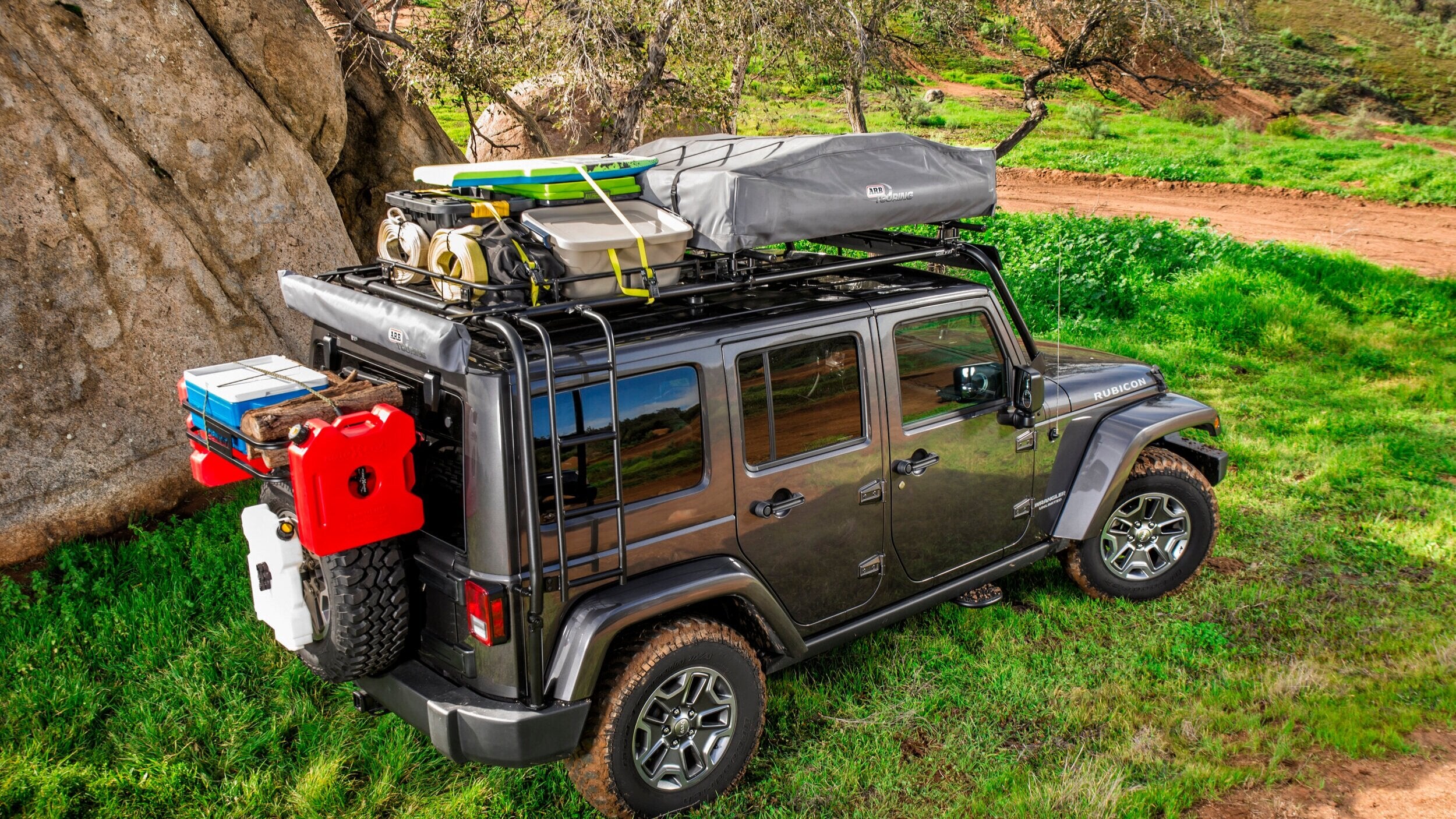 Garvin Jeep Wrangler JK with Adventure Rack, Adventure Basket, Trail Tailgate Rack, Crossbar Kit and Ladder in nature 44094